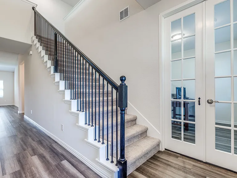 226 Stonebrook Trl — Photo 4