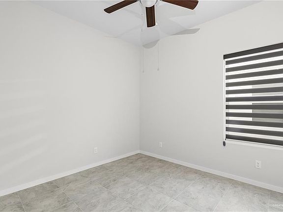4th image of 402 N Alexandrite Ave #1