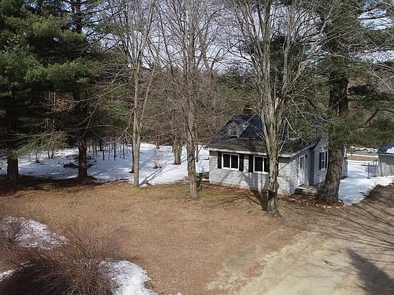 3rd image of 52 Dunton Dr
