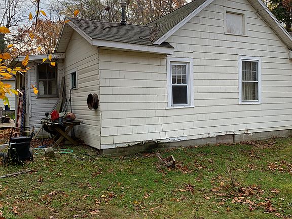 3rd image of 126 Delevan Ave