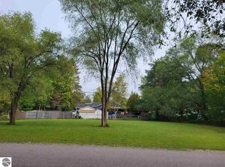 Xxx Elm St, Houghton Lake, MI
