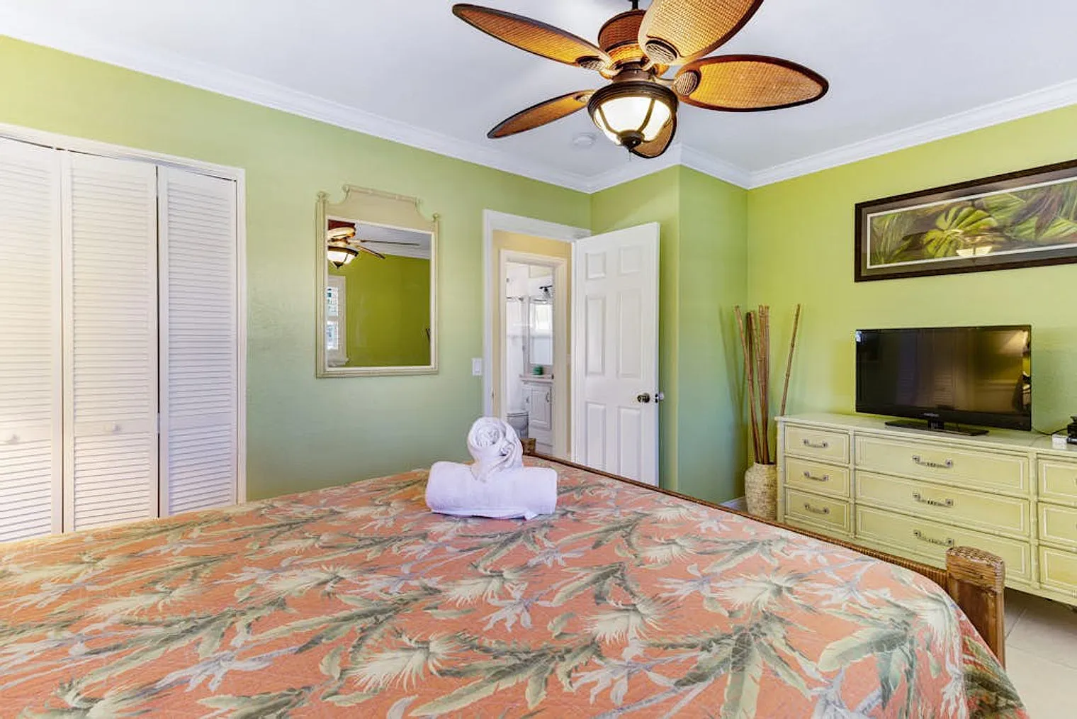 3 bed, 2.0 bath, 1270 sqft, $5,513 — Photo 4