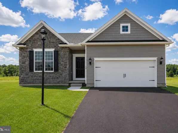 13 Tanager Ct #C16, Gettysburg, PA 17325