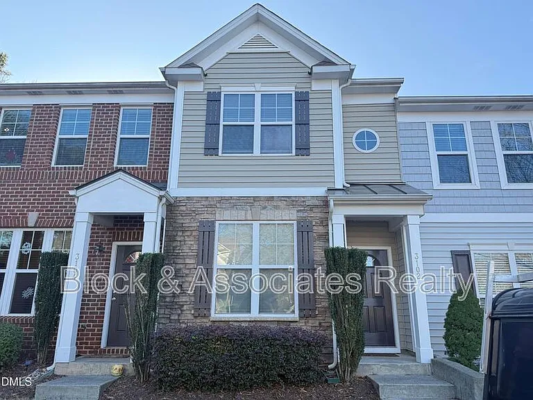 3102 Berkeley Springs Pl — Photo 1