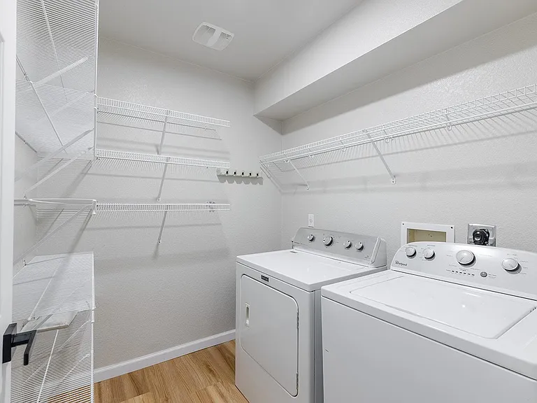 1733 Thompson Trl — Photo 22