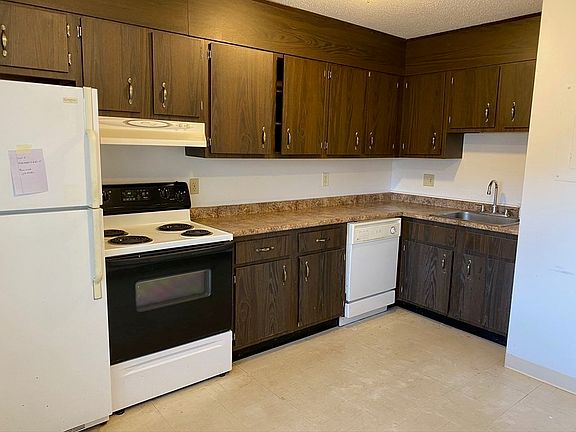 3rd image of 13 Chapel Hill Dr APT 4