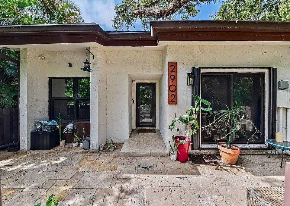 1st image of 2902 N 33rd Terrace