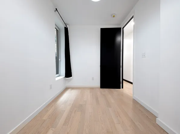 624 East 17th Street image 16 of 28