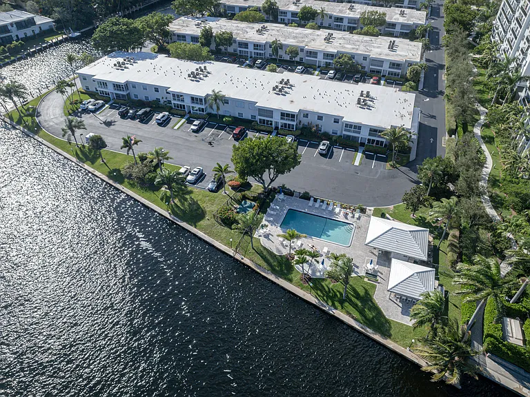 6299 Bay Club Dr #3 — Photo 36