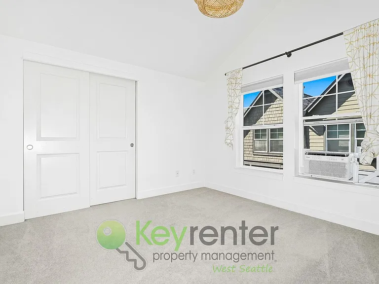 2634 SW Myrtle St — Photo 22