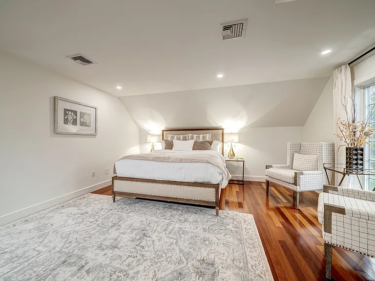 1129 Old Sag Harbor Rd — Photo 19