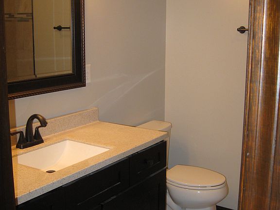 5th image of 2833 N La Salle Dr