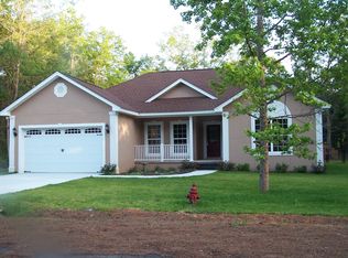 10 Hillery Lake Dr, Brunswick, GA 31523
