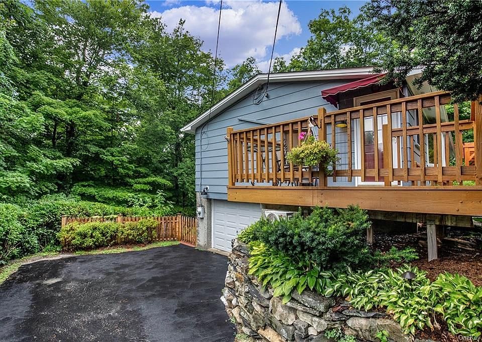 1st image of 25 Hemlock Trail Ct