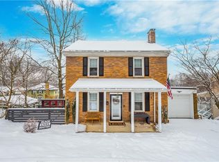3 Elm Ln, Leetsdale, PA 15056