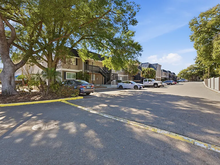 Welcome to Wymore 360 Apartments, where modern living meets comfort. Nestled in a vibrant community, our spacious units and lush surroundings provide the perfect retreat. Don't miss outschedule your tour today and see your new home!