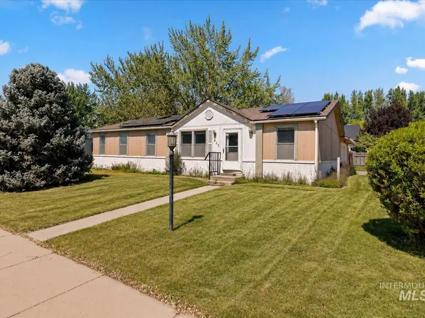 402 Cedar St, Middleton, ID 83644