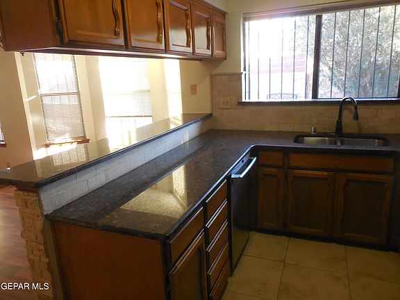 5th image of 4416 Loma De Brisas Dr