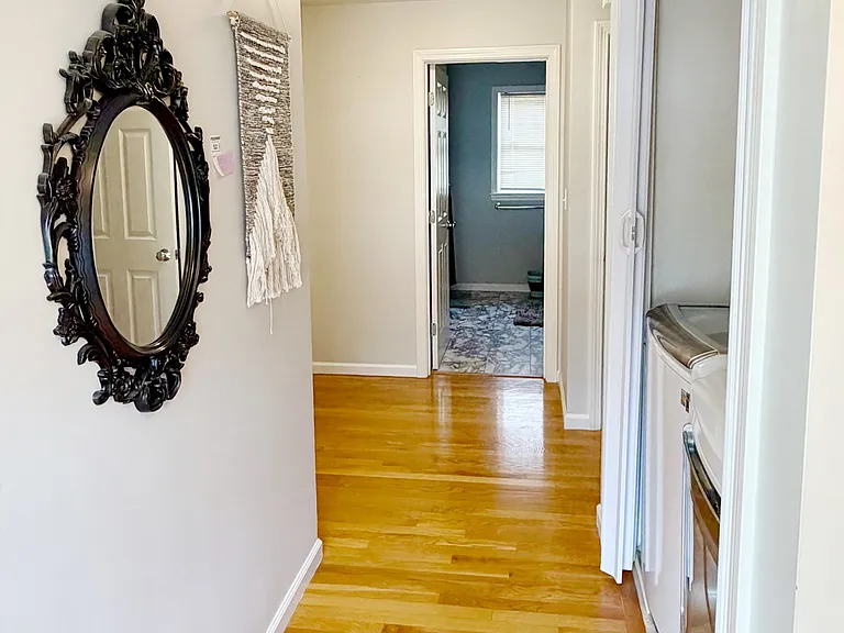 16 Westside Dr — Photo 3
