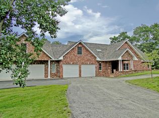 2043 N Lake Of The Woods Rd, Columbia, MO 65202