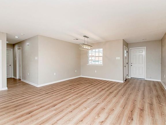 4th image of 512 Bellevue Dr