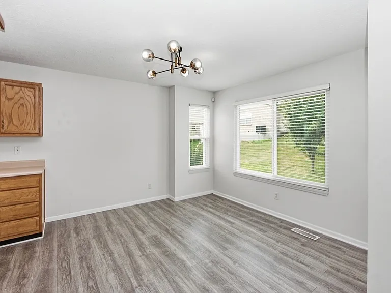 7649 Tollgate Ct — Photo 9