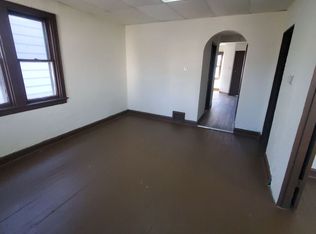 2963-2963A N Dr Lester Carter Dr, Milwaukee, WI 53206