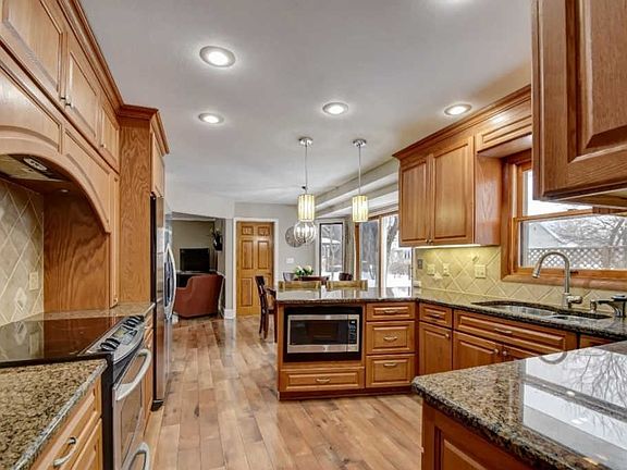 3rd image of 266 W Orchard Dr
