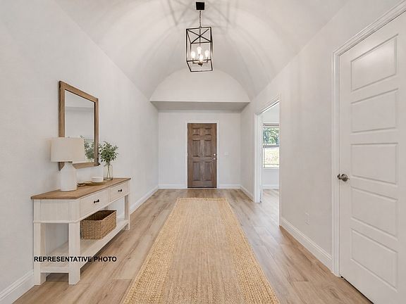 2nd image of 1005 Monaco Ct