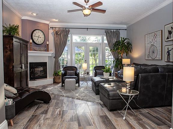 3rd image of 1694 Arabian Ln
