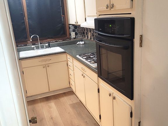 2nd image of 24 Dogwood St