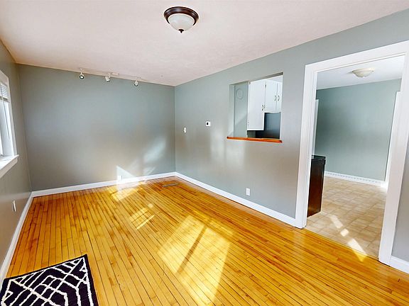 4th image of 1440 Lynn Ave