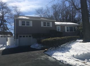11 Carol Pl, Wayne, NJ 07470