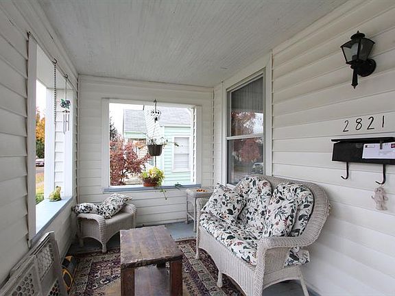 3rd image of 2821 Dwight Ave
