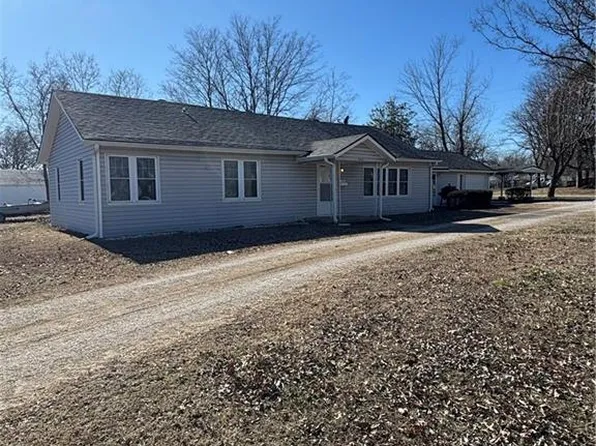 122 6th St, Oswego, KS 67356