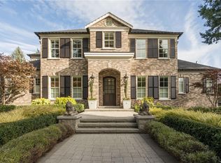 3085 Southdowne Rd, Oak Bay, BC V8R 6H3
