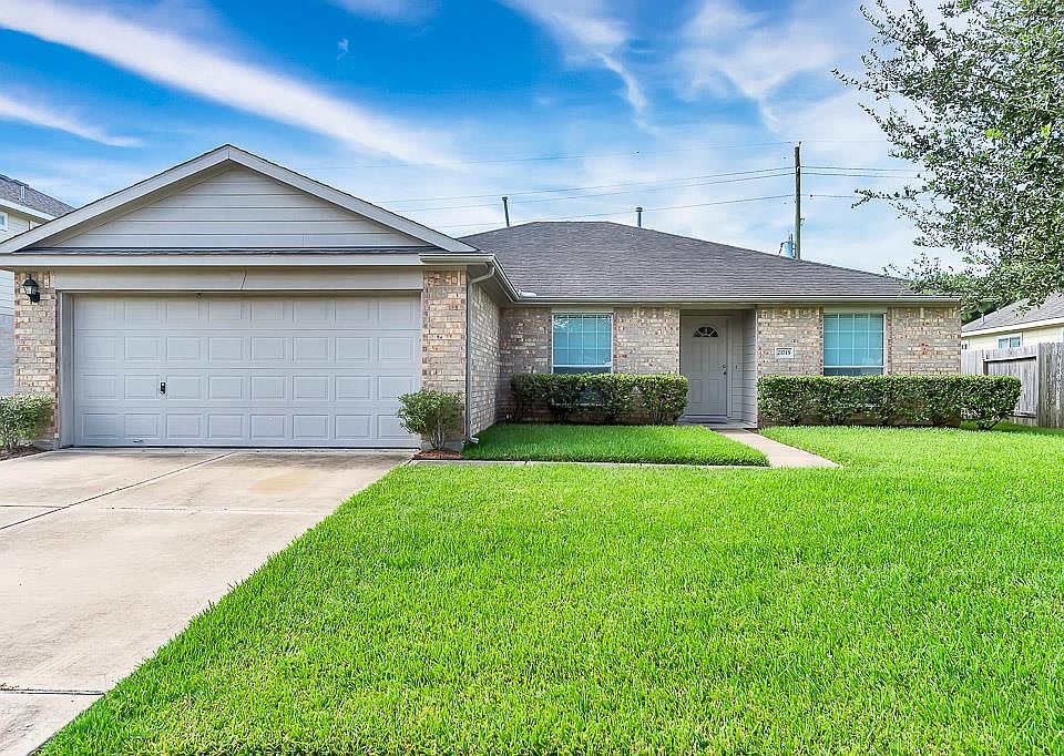 1st image of 21715 Manor Court Dr