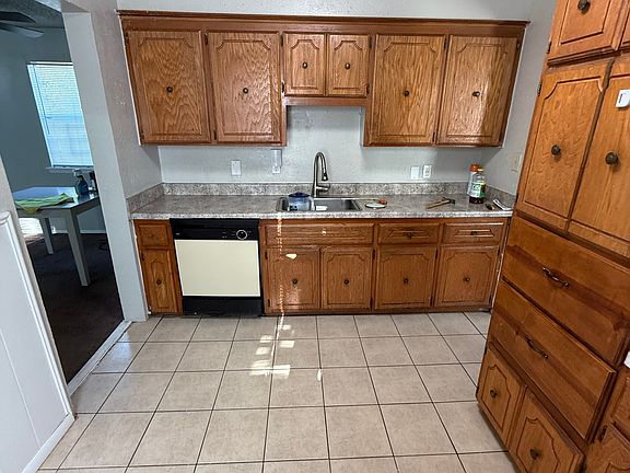 4th image of 2613 NE 22nd St