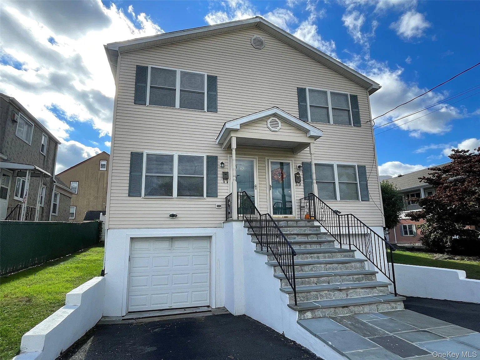 3 bed, 3.0 bath, 1600 sqft, $5,250 — Photo 1