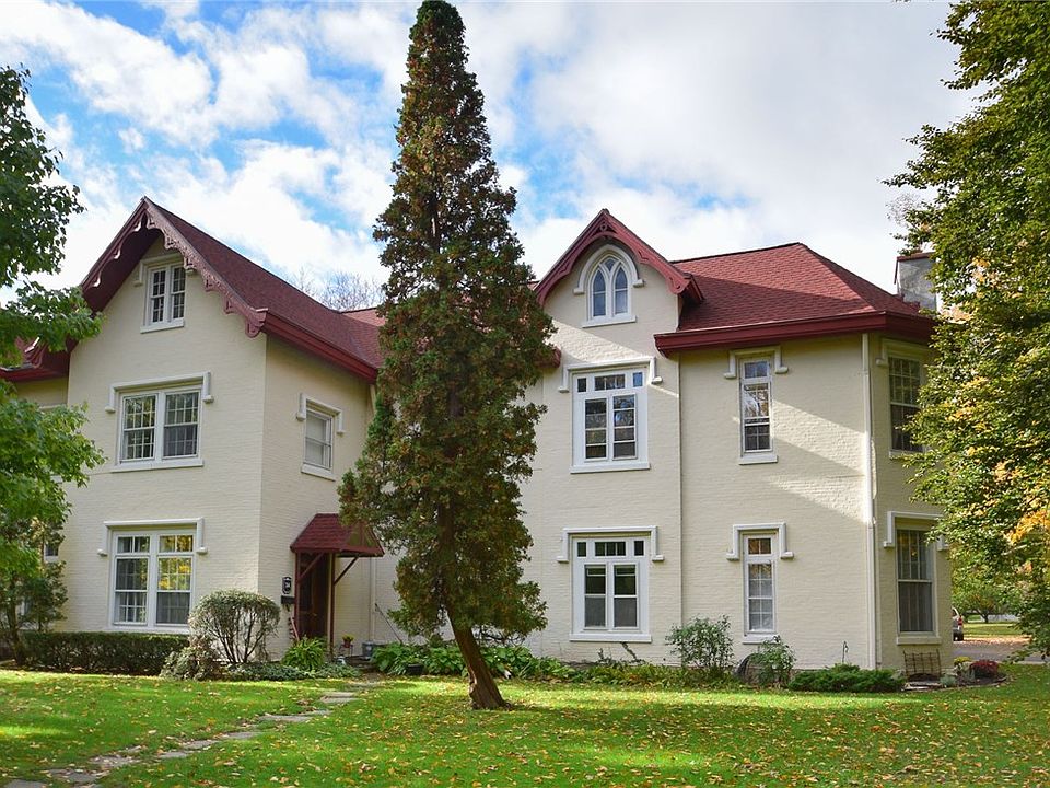 1st image of 125 Grove Dr