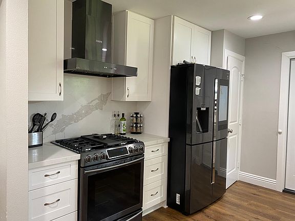 2nd image of 4628 Mimosa Dr