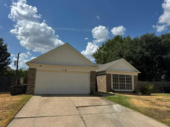 1019 Danforth Ct, Arlington, TX 76017