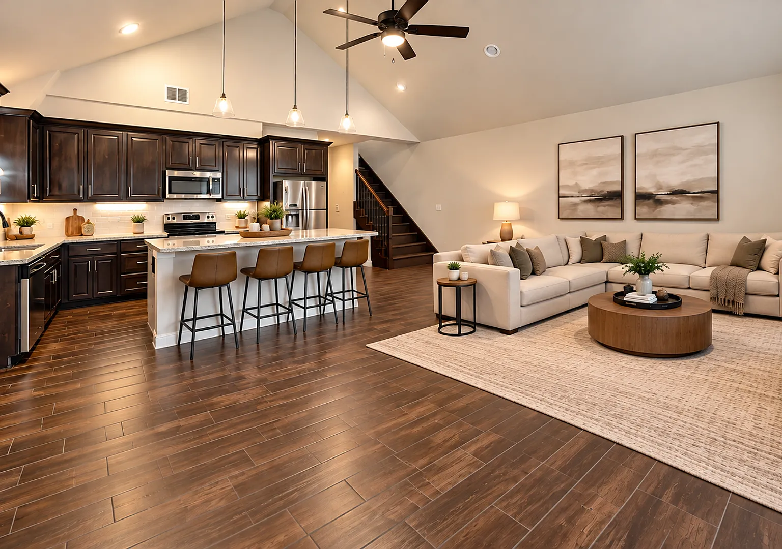Pre-Lease Fall 2027 4 Bedroom Southside Historic — Photo 1