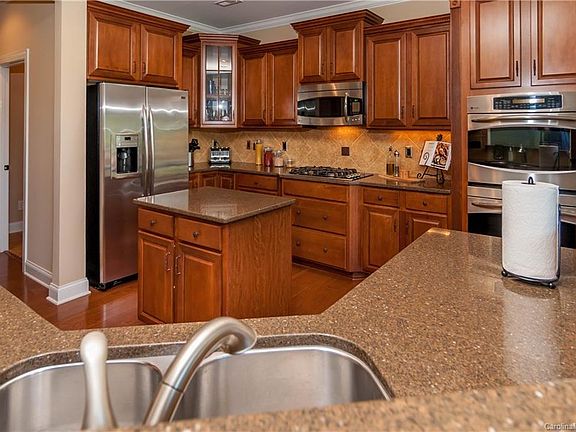 5th image of 9530 Alice McGinn Dr #404