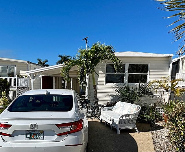 1st image of 28 Emily Ln