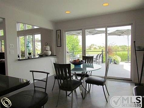 Breakfast nook