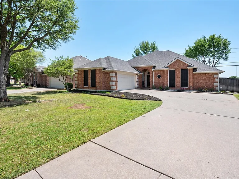 1106 Brook Arbor Dr — Photo 4