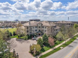 4801 W 133rd St #102, Leawood, KS 66211