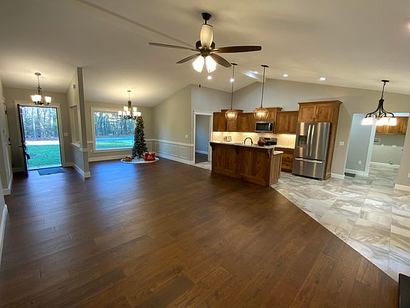 5th image of 170 Natchez Cir