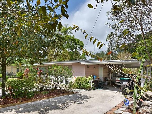 3rd image of 3906 Bayview Dr